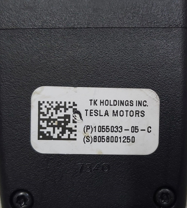 Замок ремня безопасности 2-го ряда сидений (BLACK) Tesla model X 1055033-05-C Київ - зображення 3