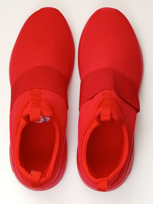 Нові яскраві червоні кросівки — легкі та стильні Вишгород - зображення 2