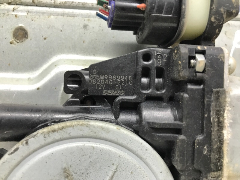 Стеклоподъемник задний левый Mitsubishi Pajero Wagon 4 3.2 ДИЗЕЛЬ 4M41 2006 (б/у) Київ - зображення 4