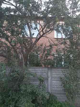 Двоповерховий будинок в Деснянському районі Київ