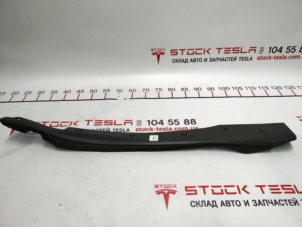 Пластик под датчик прижатия двери передней левой Tesla model X 1042410-00-D Киев - изображение 2