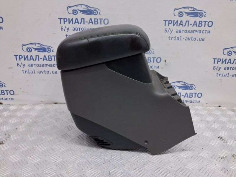 Подлокотник Mitsubishi Pajero Wagon 3 3.2 ДИЗЕЛЬ 4M41 1999 (б/у) Київ - зображення 1