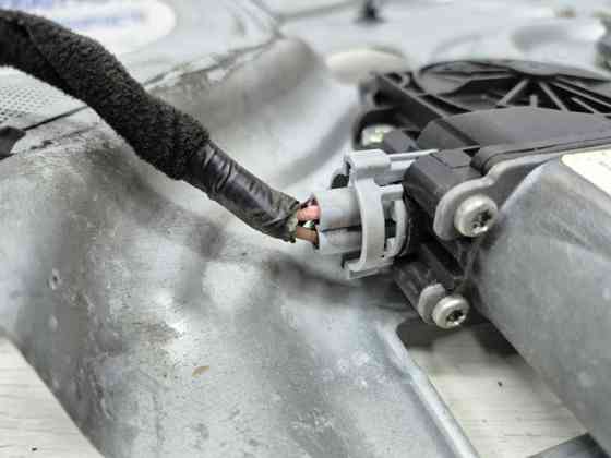 Стеклоподъемник передний левый Kia Sportage SL 1.7 DIESEL D4FD 2010 (б/у) Київ
