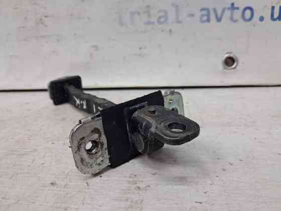 Ограничитель двери передний правый Kia Sorento BL 2.5 DIESEL D4CB 2002 (б/у) Киев