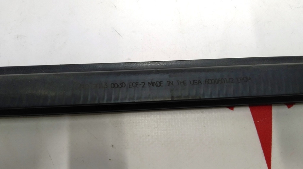 Уплотнитель стекла внутренний двери задней левой Tesla model S, model S REST 1038407-00-A Київ - зображення 3