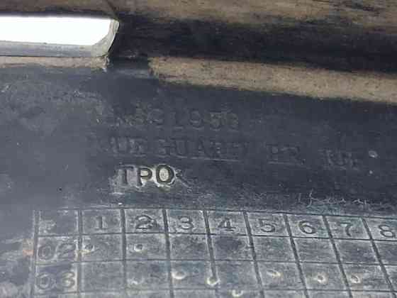 Брызговик задний правый Mitsubishi Outlander CU 2.4 БЕНЗИН 4G69 2003 (б/у) Київ