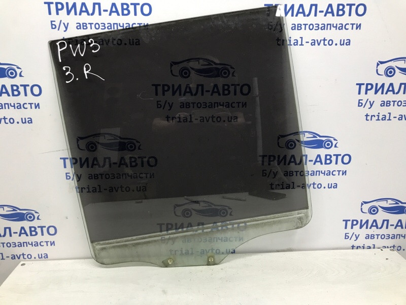 Стекло двери заднее правое Mitsubishi Pajero Wagon 3 3.2 ДИЗЕЛЬ 4M41 1999 (б/у) Київ - зображення 1
