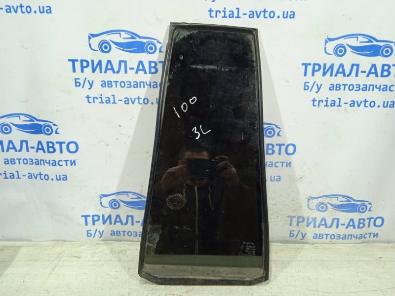 Стекло двери задней левой (форточка) Toyota Land Cruiser J100 1998 (б/у) Киев - изображение 1