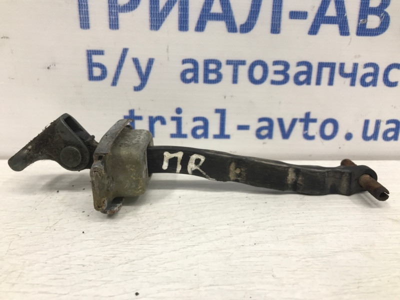 Ограничитель двери передний правый Suzuki Grand Vitara 2005-2016 81810-65J01 (Арт. 29794) Київ - зображення 1