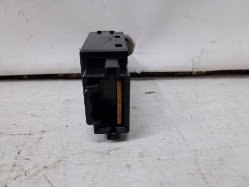 Кнопка противотуманок Mitsubishi Pajero Wagon 3 3.2 ДИЗЕЛЬ 4M41 1999 (б/у) Киев - изображение 3