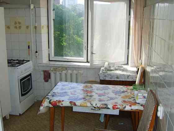 Продам 2-кімнатну квартиру біля метро Лук'янівська, вул. Герцена. Від власника. Київ