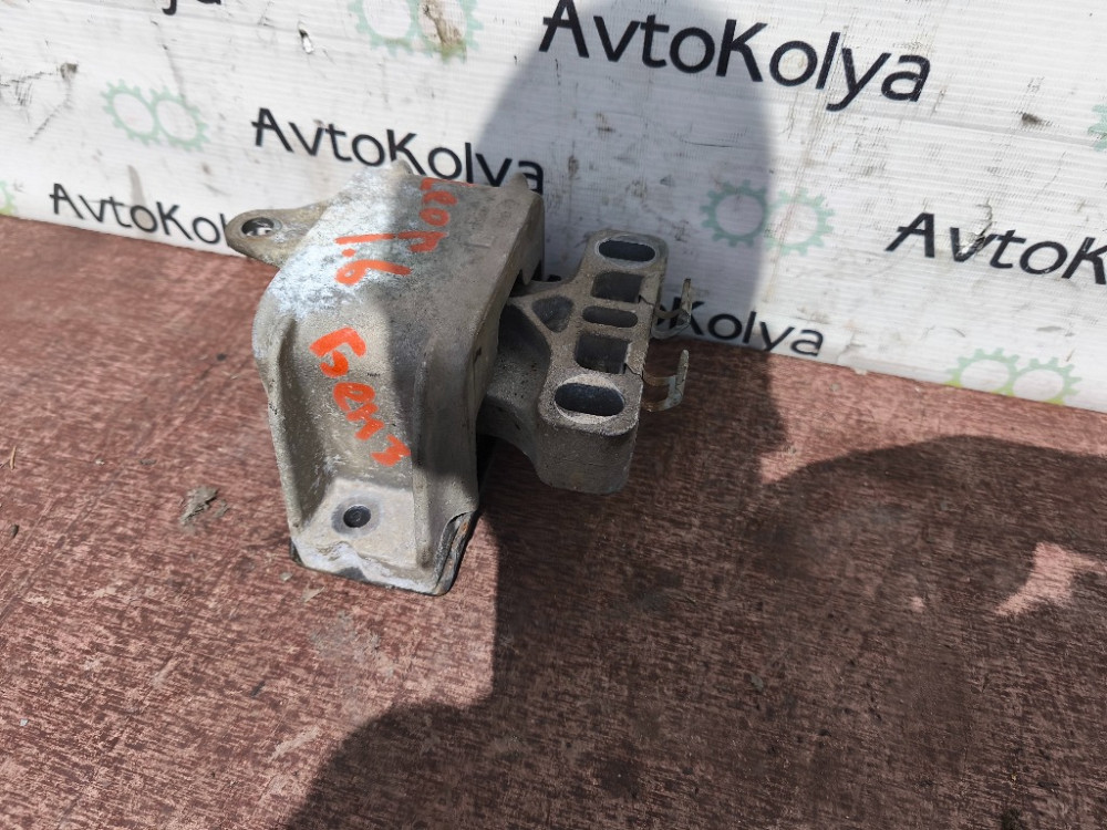 Подушка (опора) двигателя левая Seat Leon 1.6 бензин 16V 1998-2005 (1J0199555) Ковель - изображение 2