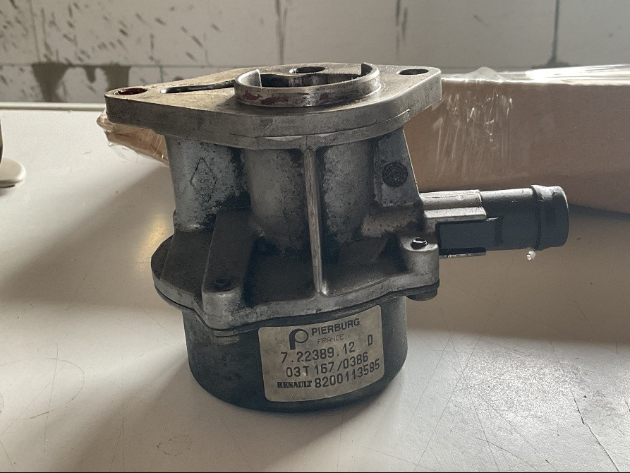 Бу вакуумный насос Renault 146502217R, 8201005297, 8200577771, 8200404542, 8200113585, 8200327149 Кропивницький - зображення 1