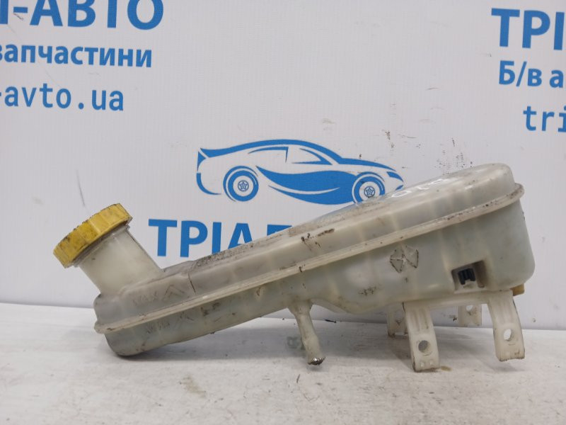 Бачок главного тормозного цилиндра Dodge Journey 1 2.4 БЕНЗИН ED3 2007 (б/у) Киев - изображение 2