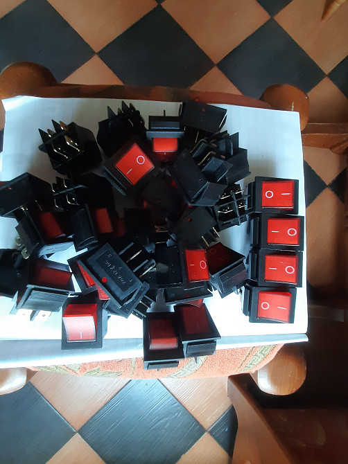 Микросхемы ISD1416P звуковые , DS1963S ключи , кварцы , переключатели Київ - зображення 4