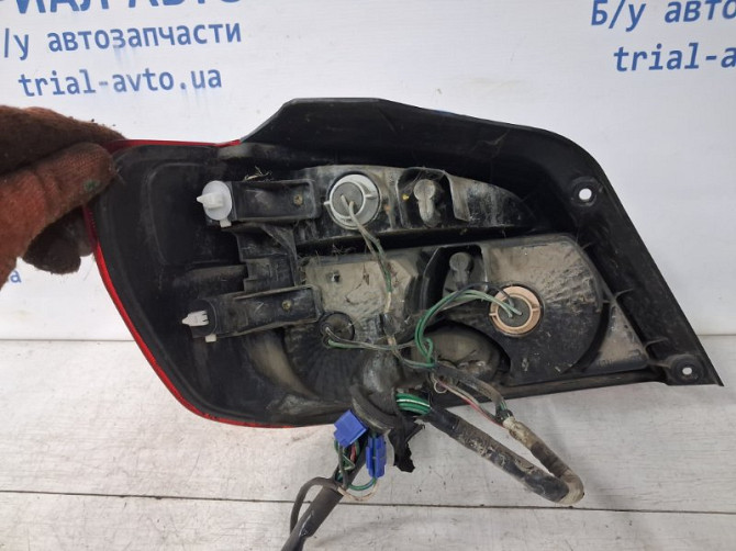 Фонарь задний внешний правый Mitsubishi Outlander CU 2.4 БЕНЗИН 4G69 2003 (б/у) Киев - изображение 7
