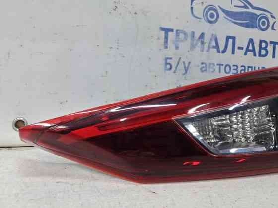Фонарь задний внутренний правый Mazda 3 BM 2.2 DIESEL 2013 (б/у) Киев