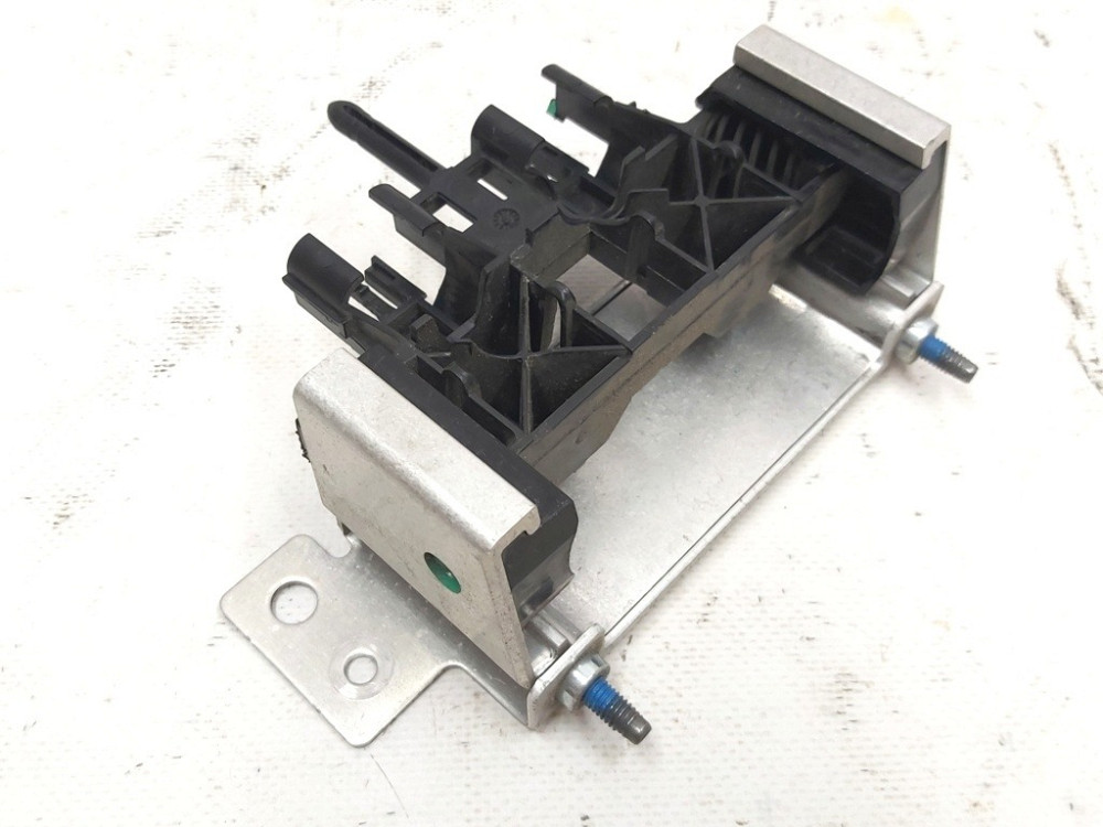 Фиксатор низковольтного разъёма высоковольтной батареи в сборе с кронштейном Tesla model X S REST 10 Київ - зображення 5