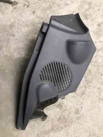 Бу обшивка багажника задняя правая Renault Laguna 1 хетчбэк 7700842955 Кропивницький