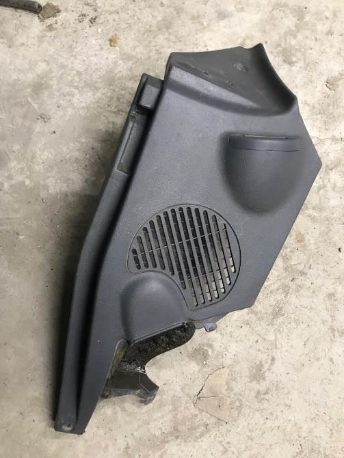 Бу обшивка багажника задняя правая Renault Laguna 1 хетчбэк 7700842955 Кропивницкий - изображение 1