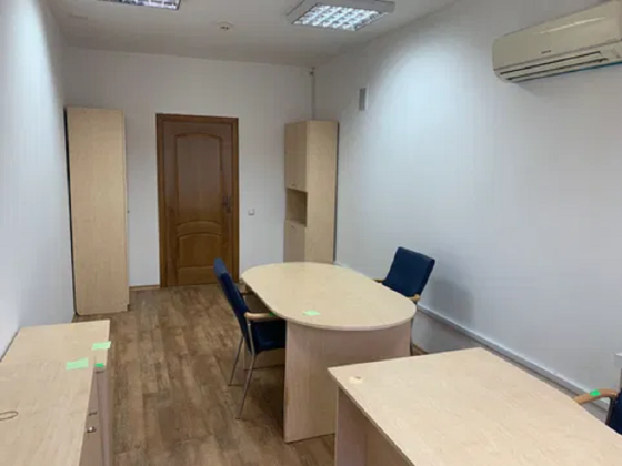 Контрактова пл метро, вул Хорива 1а, офіс 117м Київ