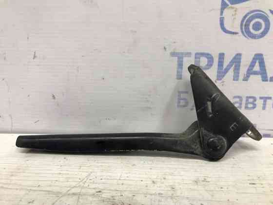 Петля капота правая Mitsubishi L200 KB 2.5 ДИЗЕЛЬ 4D56U 2006 (б/у) Киев