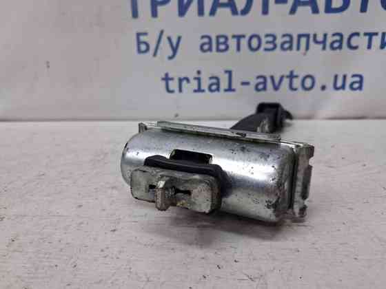 Ограничитель двери передний правый Jeep Cherokee 2013-2019 68103030AB (Арт. 78075) Київ