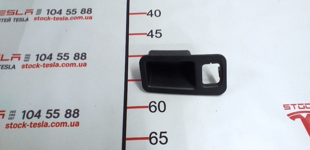 Ручка внутренняя закрытия крышки багажника(без кнопки закрытия) правая сторона Tesla model S, model Киев - изображение 1