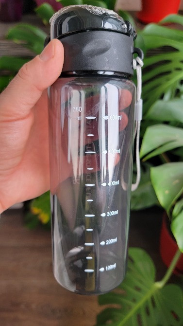 Чорна прозора пляшка для води об'ємом 780 мл Кременчуг - изображение 1