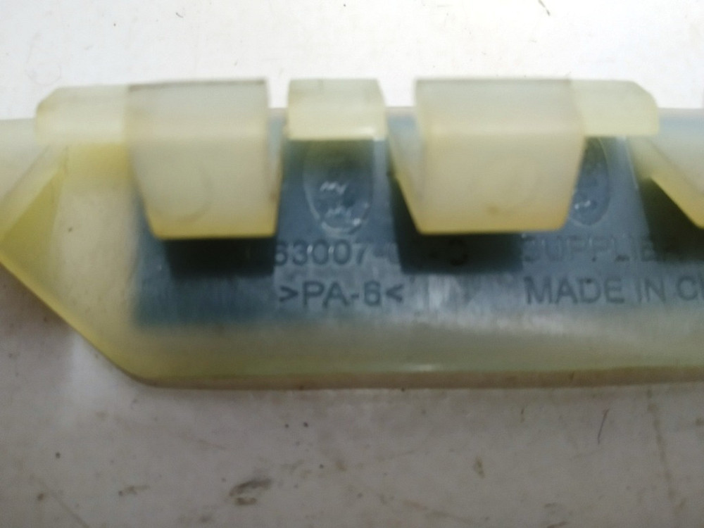 1Кронштейн накладки панели дворников правой резиновой Tesla model X 1063007-00-C Київ - зображення 3