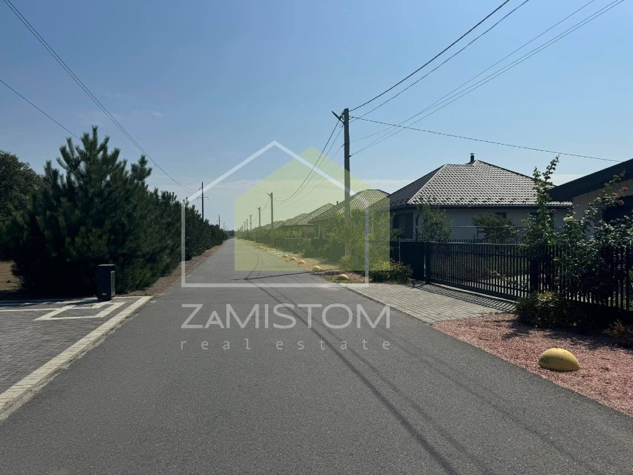 Продам ділянку від 7 соток в правильної форми на закритій території котеджного містечка . Рівна, п Киев - изображение 2