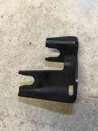 Бу кронштейн крепления тросов КПП JR5 Renault 8200082266 Кропивницький