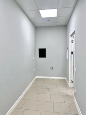 Печерська метро,вул Коновальця 36В, приміщення 40м Киев