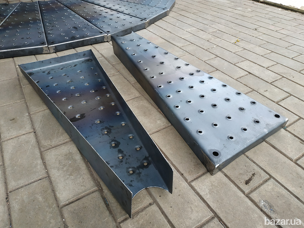 Ступень для винтовых лестниц шипованная/гладка стальная под приварку Харків - зображення 1