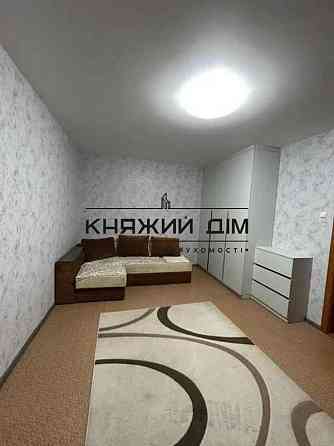 Оренда 3 кімнатної квартири м. Харківська Киев