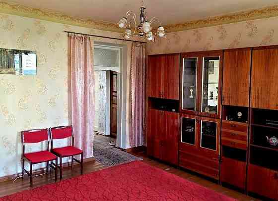 Продам. 2-к.кв. 5/5, просп. Олександра Поля, 8 Дніпро
