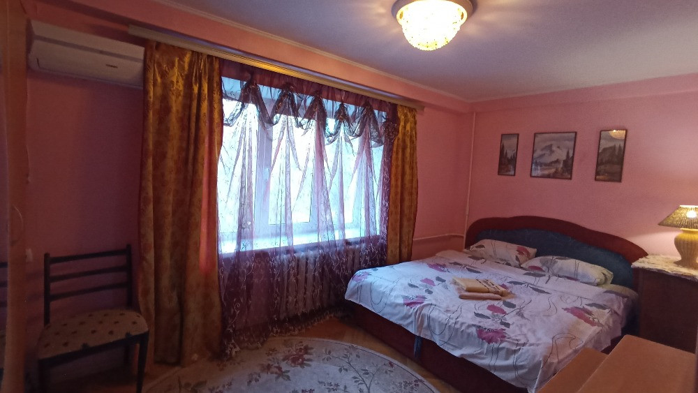 4-комнатная квартира в Киеве посуточно центр, метро Дворец Спорта, Кловская, Печерская Київ - зображення 3