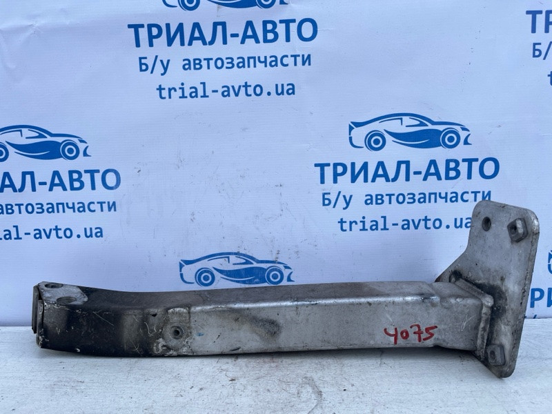 Кронштейн усилителя переднего бампера Jeep Cherokee KL 2.4 БЕНЗИН ED6 2013 прав. (б/у) Киев - изображение 1