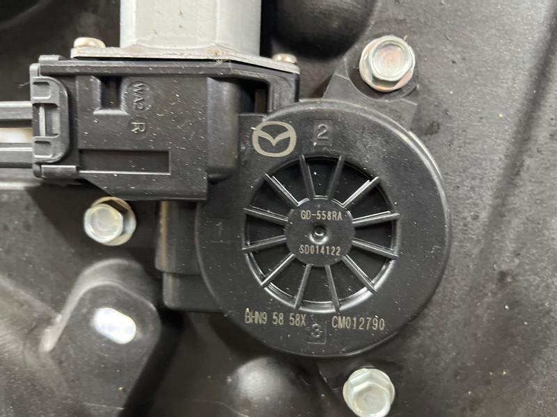 Стеклоподъемник задний правый Mazda 3 2013-2019 BHN97297X (Арт. 77636) Киев - изображение 4