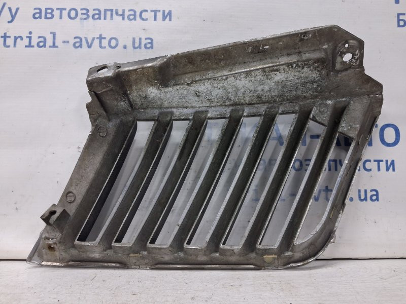 Решетка радиатора Mitsubishi L200 KB 2.5 DIESEL 4D56 2006 лев. (б/у) Київ - зображення 4