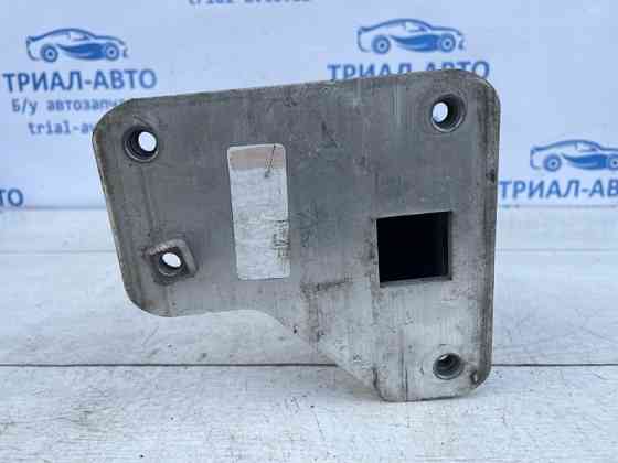 Кронштейн усилителя переднего бампера Jeep Cherokee KL 2.4 БЕНЗИН ED6 2013 лев. (б/у) Киев