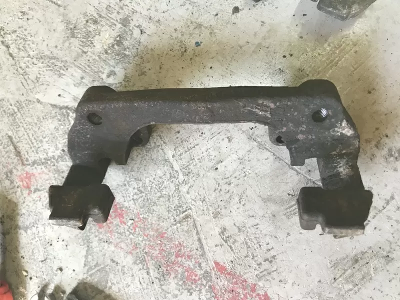 Бу скоба суппорта переднего Renault 465013096R Fluence, Megane 3, Scenic 3 Кропивницкий - изображение 1