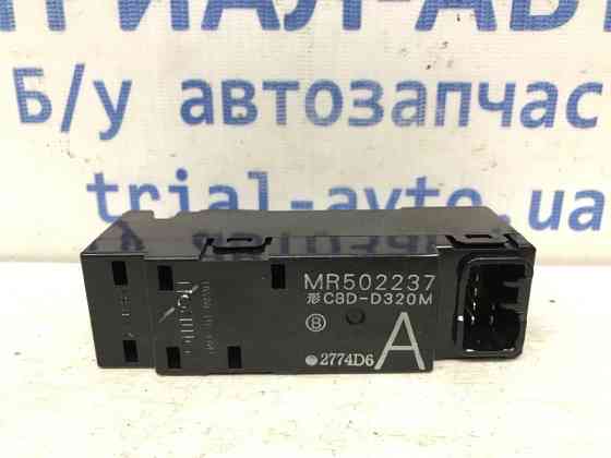 Кнопка стеклоподъемника Mitsubishi Outlander CU 2.4 БЕНЗИН 4G69 2003 (б/у) Київ