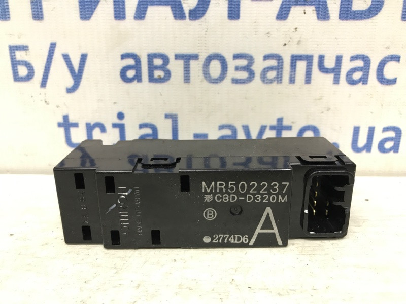 Кнопка стеклоподъемника Mitsubishi Outlander CU 2.4 БЕНЗИН 4G69 2003 (б/у) Київ - зображення 3