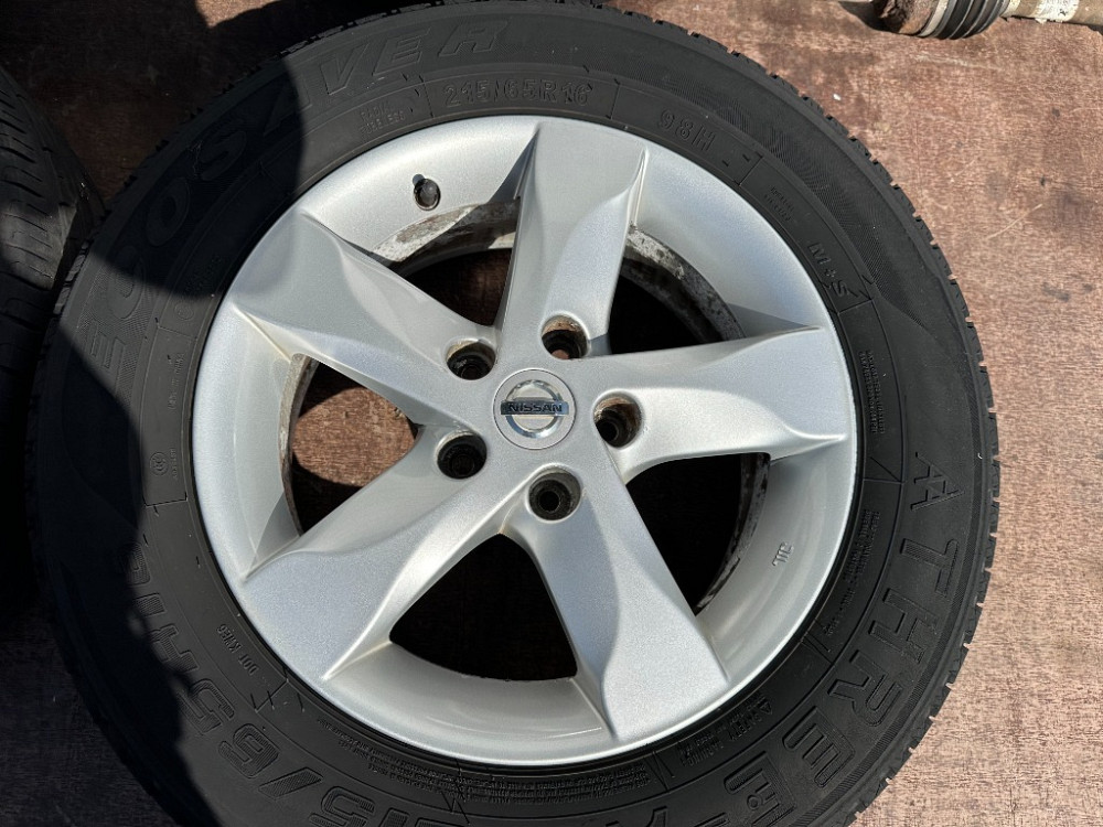Диск литой с шиной 215/65 R16 Nissan Qashqai 2007-2013 Ковель - изображение 2