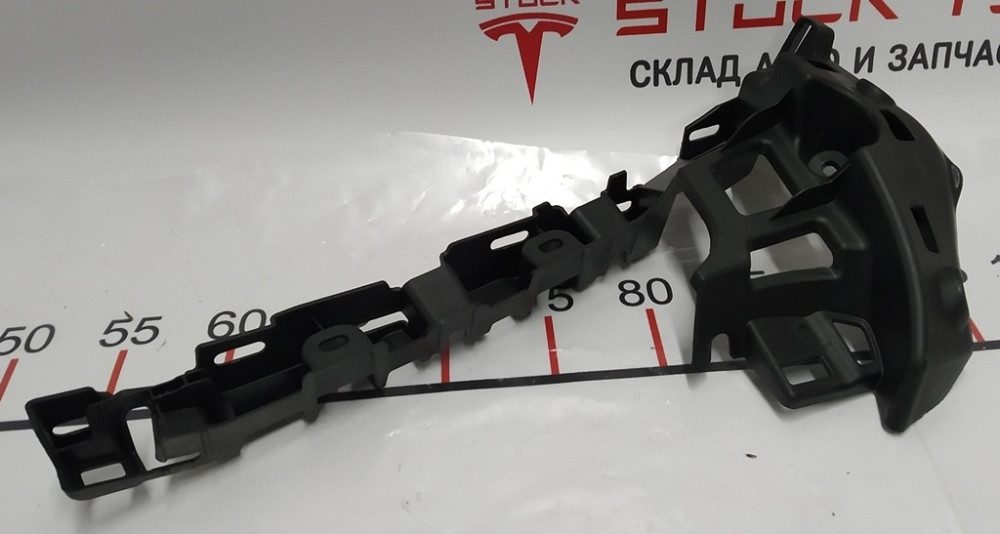 Кронштейн облицовки стойки B верхний левый Tesla model X 1056079-00-E Киев - изображение 1