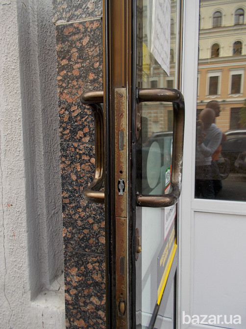 Замена дверной фурнитуры Киев, переделка окон с поворотных на поворотно- откидные, регулировка окон Киев - изображение 1