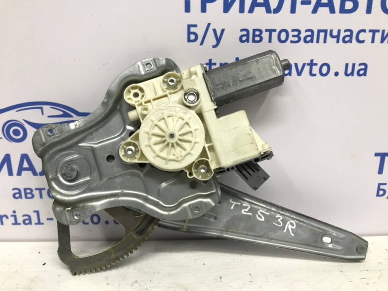 Стеклоподъемник задний правый Toyota Avensis T25 1.8 БЕНЗИН 1ZZFE 2002 (б/у) Киев - изображение 1