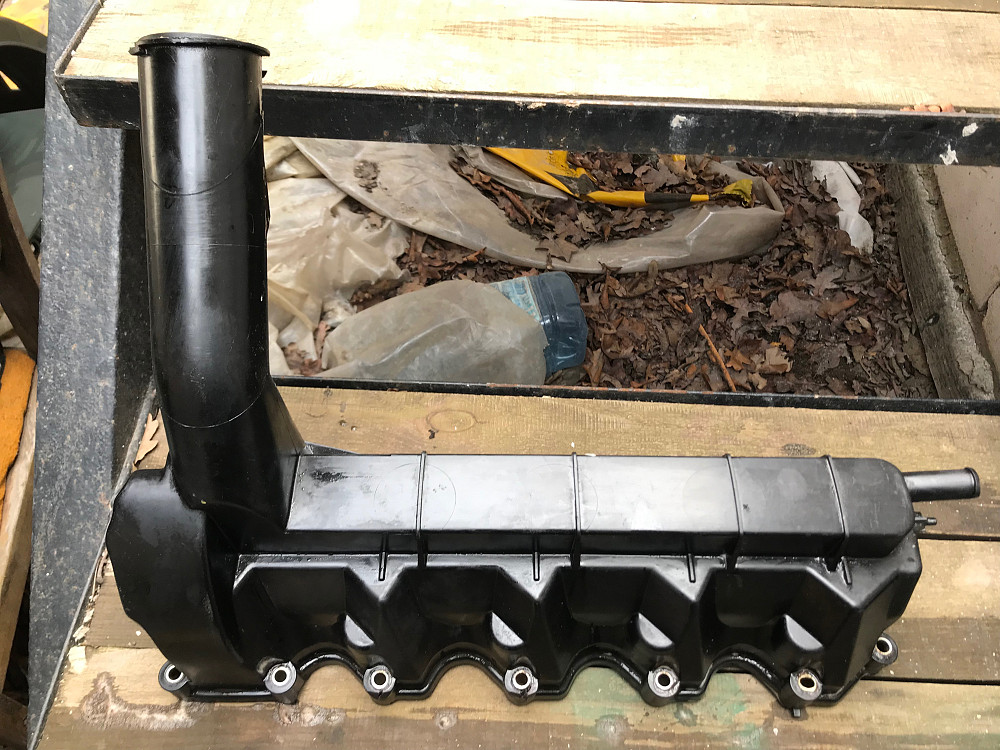 Бу крышка клапанов Mercedes W168 A1660100230, 1660100230 Кропивницкий - изображение 1