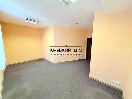 Продаж 2-кімнатної квартири в сталінці на Печерську Киев